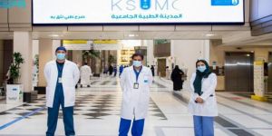 فريق جراحي بطبية جامعة الملك سعود ينجح في علاج انزلاق فقاري نادر ومتقدم لطفلة