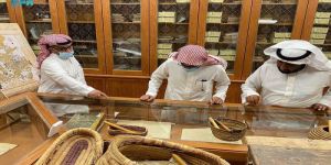 دارة الملك عبدالعزيز تتلقى مجموعة من الوثائق ذات العلاقة المباشرة بالتاريخ الوطني عمرها أكثر من 100 عام