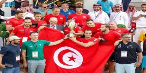 تتويج المنتخب التونسي بكأس كرة الماء الشاطئية الدولية الأولى في جدة
