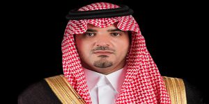 الأمير عبدالعزيز بن سعود يقف على سير العمل في المديرية العامة للجوازات ويدشن جواز السفر السعودي الإلكتروني الجديد