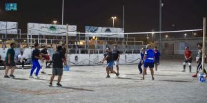 كرة الطائرة لعبة ينشط ممارسوها خلال رمضان في المدينة المنورة