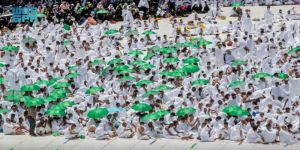 رئاسة شؤون المسجد الحرام والمسجد النبوي توزع قرابة 5000 مظلة على قاصدي بيت الله الحرام