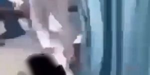 القبض على مواطن ظهر بمقطع فيديو يعتدي بالضرب على ممرضة بأحد مستشفيات محافظة المجاردة