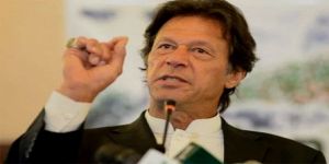 رئيس الوزراء الباكستاني يحث عمران خان على عدم تجاوز الخطوط الحمراء