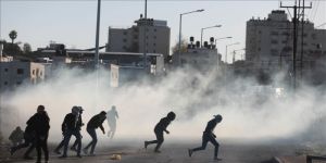 إصابة فلسطينيين بالاختناق خلال مواجهات مع قوات الاحتلال بالضفة الغربية