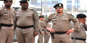 شرطة منطقة الرياض تقبض على 5 مقيمين لمشاجرة بينهم في أحد الطرق العامة