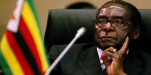 رئيس زيمبابوي: ما فعلته أمريكا وبريطانيا في العراق يشبه ما تفعلانه في أفريقيا