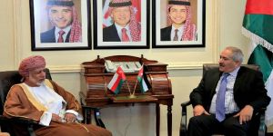 "بالفيديو" وزير الخارجية الأردني  ونظيره العُماني يؤكدان متانة العلاقات بين البلدين