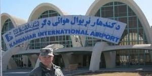 ارتفاع حصيلة الهجوم على مطار قندهار إلى 61 قتيلًا بينهم نساء وأطفال