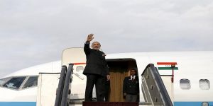 رئيس وزراء الهند يصل باكستان في زيارة مفاجئة