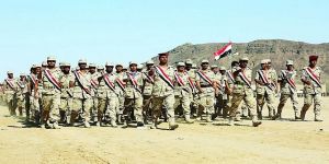مقتل 14 جندياً في تفجير انتحاري لداعش بمعسكر جنوب اليمن