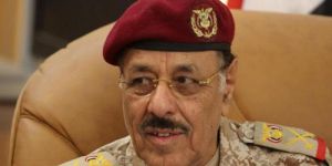 نائب قائد القوات المسلحة اليمنية يدعو الجيش لاستكمال تنفيذ خطة تحرير تعز
