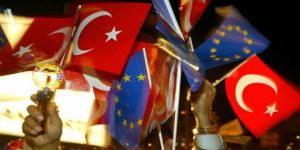 دبلوماسية بريطانية تقترح "إعفاء مواطنين أتراك من تأشيرة السفر إلى بريطانيا"