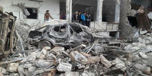 مقتل 40 في قصف روسي بإدلب وتفجيرات بالمعضمية