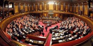 إيطاليا تبدأ المقاطعة التجارية مع مصر بوقف تزويدها بقطع غيار عسكرية