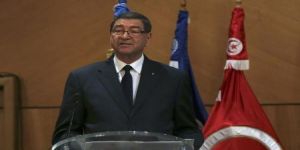 البرلمان التونسي يتجه لعزل رئيس الوزراء من منصبه الأسبوع المقبل