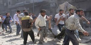 مقتل 90 مدنيا في غارات جوية على إدلب