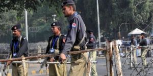 إصابة 15 شخصًا بانفجار قنبلة يدوية في مدينة كراتشي الباكستانية