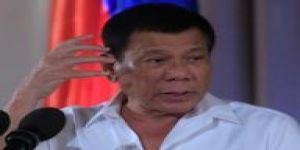 رئيس الفلبين يرمى شخصاً من طائرة.. وأكد: قد أكررها
