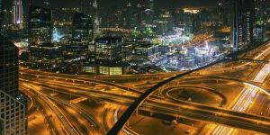 دبي تمنع السيارات الخاصة من السير في الشوارع يوم 5 فبراير المقبل