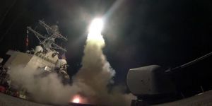 أمريكا تقصف بالصواريخ أهدافاً للنظام السوري رداً على مجزرة خان شيخون