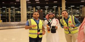 طلبة سعوديون يحتفلون بـ الاستقلال في مطار الملكة علياء