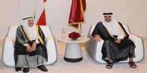 أمير الكويت يجري زيارة سريعة لقطر عقب لقائه خادم الحرمين والقيادة الإماراتية