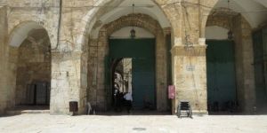 وزير شؤون القدس: جميع الأبواب في المسجد الأقصى فتحت
