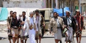 قادة ميليشيا الحوثي يكدسون الأموال في منازلهم والشعب تهدده المجاعة والكوليرا
