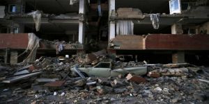 زلزال قوي بالعراق وإيران يقتل ما لا يقل عن 200 شخصاً