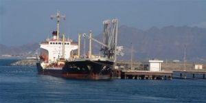 التحالف يعلن استمرار فتح ميناء الحديدة أمام المساعدات الإنسانية لمدة 30 يوماً