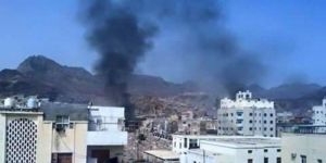 مليشيا الحوثي تقصف مسجدًا ومنازل سكنية في البيضاء