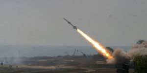 الإمارات تدين صواريخ الحوثي الإيرانية: أمن المملكة جزء لا يتجزأ من أمننا الوطني وأمن المنطقة