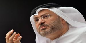 قرقاش: نظام الدوحة مرتبك ومتخبط بدليل منع القطريين من الحج