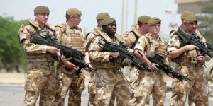 مقتل 5 جنود بريطانيين بنيران مسلحي داعش في دير الزور بسوريا
