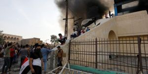 العراق: التظاهرات مستمرة.. وعبدالمهدي يعلن حظر التجوال في بغداد
