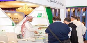 الشؤون الإسلامية توزع 5500 نسخة من المصاحف والكتب العلمية في جناح المملكة بمعرض الكويت للكتاب