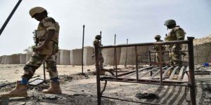مقتل 63 إرهابيا و25 شخصاً في هجوم على معسكر للجيش في النيجر