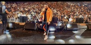 تامر حسني و إيكون يشعلان سماء الجوهرة بحضور 17 ألف شخص