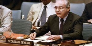 وفاة الأمين العام السابق للأمم المتحدة خافيير بيريز دي كوييار