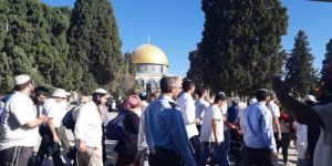 الخارجية الفلسطينية: دولة الاحتلال تنفذ صفقة القرن في المسجد الأقصى