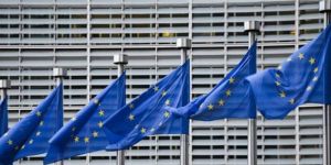 المفوضية الأوروبية تعلن عن عمليات شراء مشتركة لمعدات مواجهة كورونا