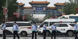 بعد رفعها تدابيرها الوقائية .. الصين تعزل 11 حيّا بعاصمتها بكين بسبب عودة فيروس كورونا