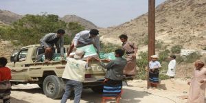 مركز الملك سلمان يوزع أكثر من 22 طنًا من السلال الغذائية في مديرية رازح بمحافظة صعدة