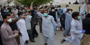باكستان تحذر مواطنيها من ارتفاع الإصابات بكورونا خلال عيد الأضحى
