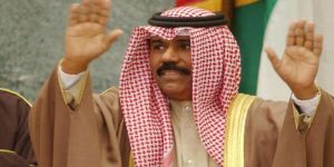 ولي عهد دولة الكويت يؤدي اليمين الدستورية أمام أميرها ومجلس الأمة