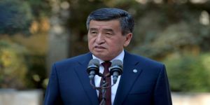 الرئيس القرغيزي سورونباي جينبيكوف يعلن استقالته من منصبه