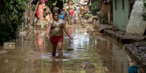 الفيضانات والانهيارات الأرضية في الفلبين تصرع شخصين على الأقل