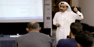 المحاضر الدولي البحريني رضي حبيب يحاضر حكام الاتحاد